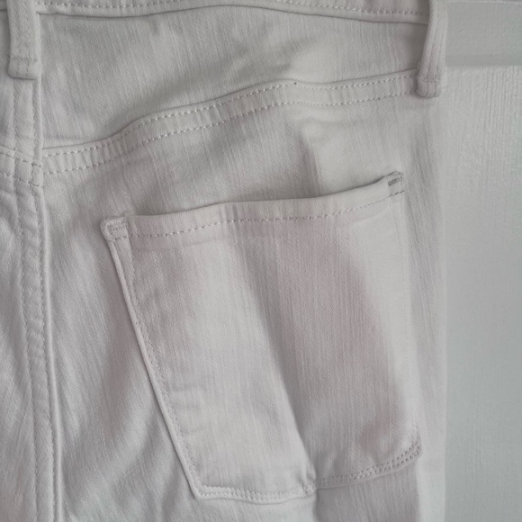 Abercrombie & Fitch White Jeans. “The Super Skinny High Rise”. SZ 27/4R - Picture 8 of 11